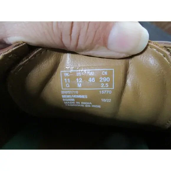 Good Condition Clarks Men display picture 1